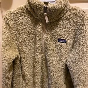 Girls Patagonia, never worn like new!
